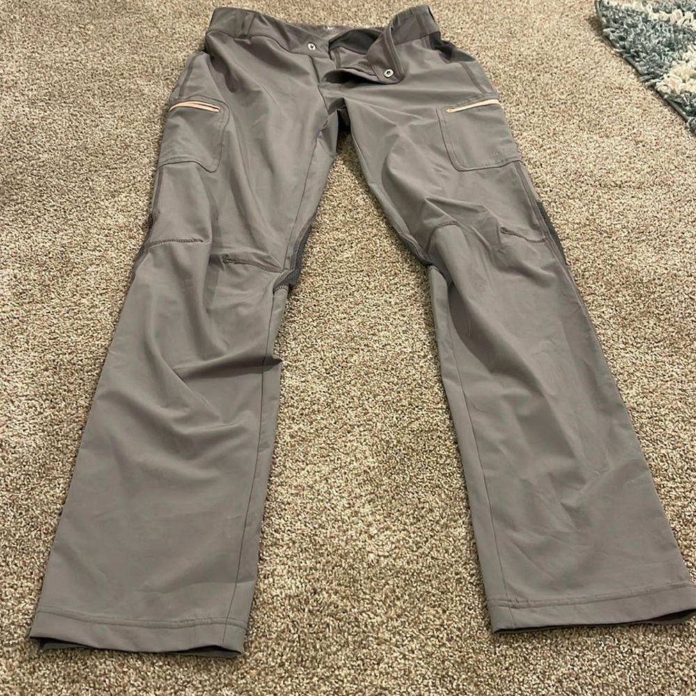 Like new Merrell hiking pants